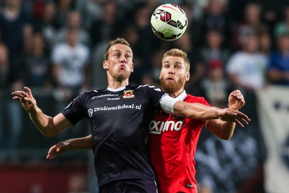 接奠基了球 接奠基了球