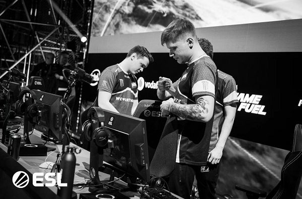 格与主教练 格与主教练