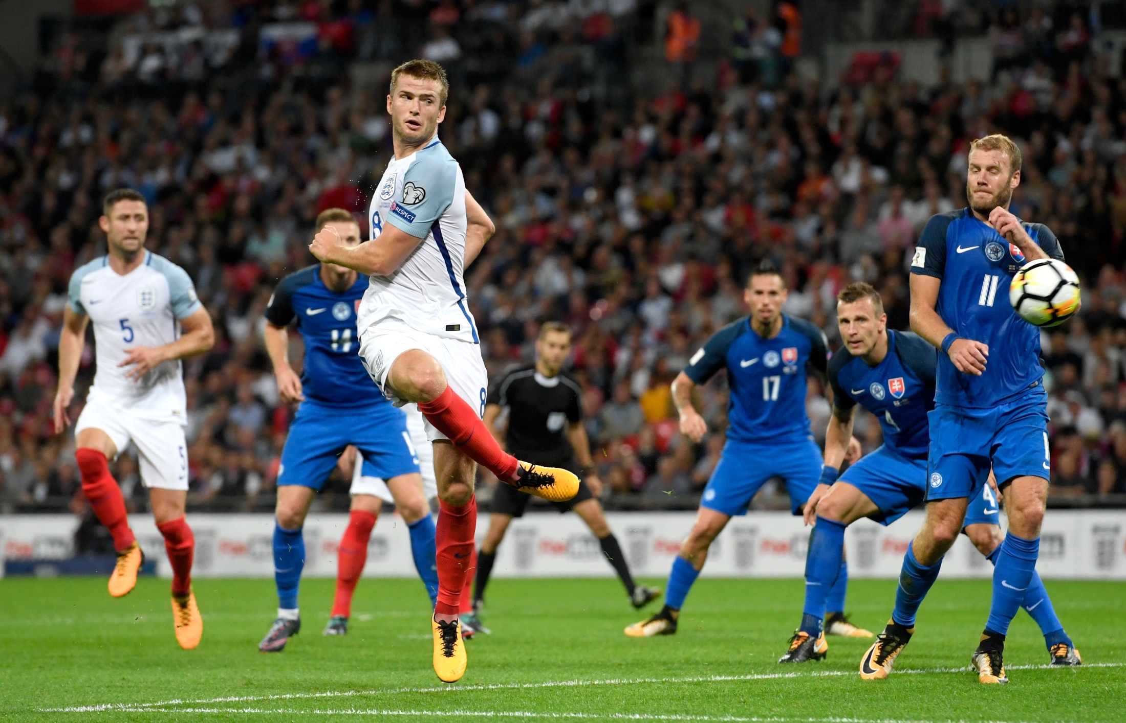 这促使我们 这促使我们